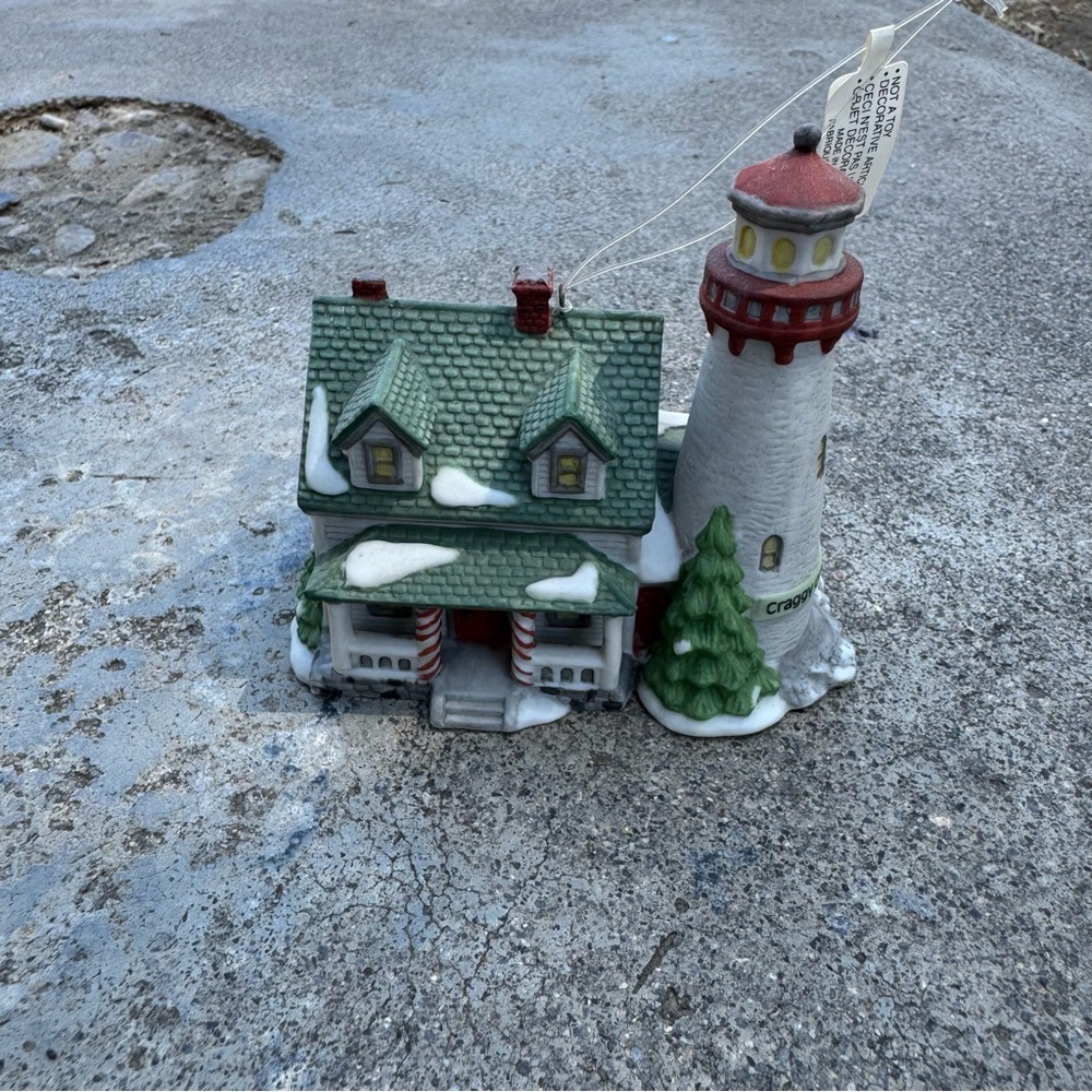 Department 56 Craggy Cove Lighthouse‎